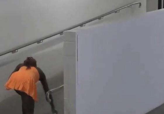 九游娱乐官方网站-怒摔球拍被拍下！高芙不满澳网直播：我们一点隐私都没有了