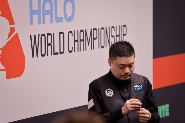 九游娱乐-丁俊晖10比5吉尔伯特，世锦赛16进8对决赵心童！